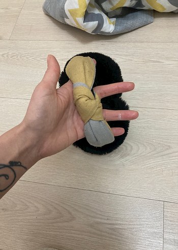 Bej ve siyah yumuşak kulaklık - Görsel 4