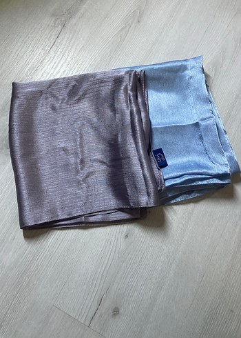 Gri ve Mavi İpek Dokulu Kadın Şal - Görsel 2