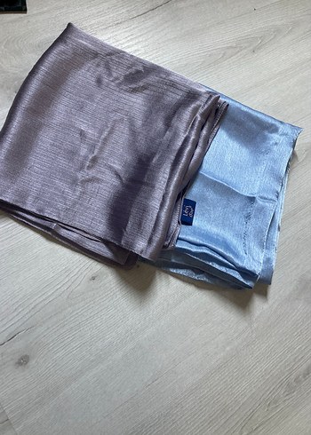 Gri ve Mavi İpek Dokulu Kadın Şal - Görsel 3