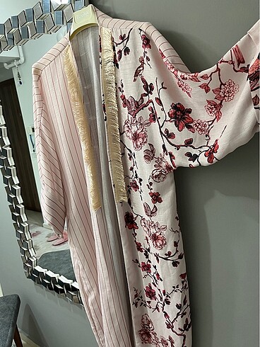 Alvina Kimono
