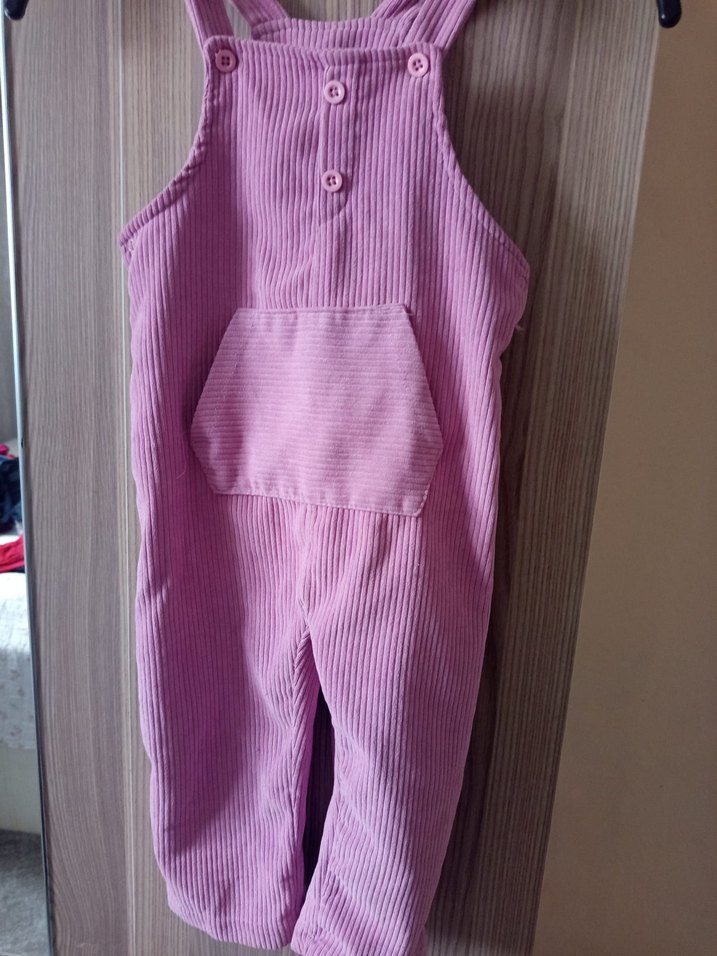 Kız Çocuk Pembe Düğmeli Askılı Tulum - Görsel 2