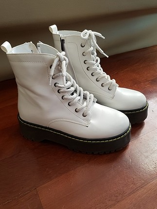 Dr. Martens beyaz bot 