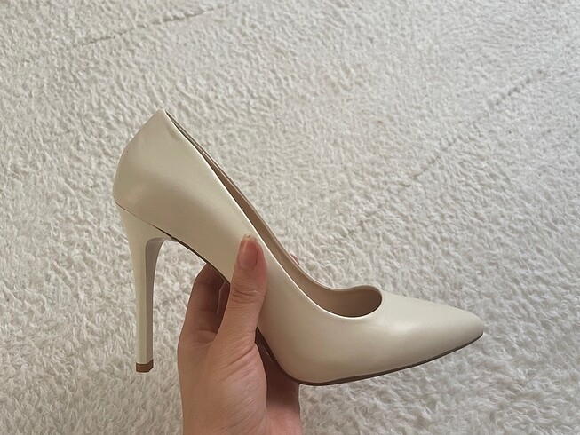 36 Beden beyaz Renk Elle Stiletto