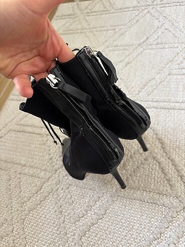 37 Beden Zara bot