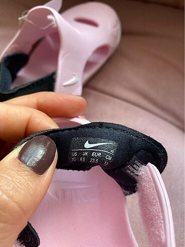 23 Beden pembe Renk Nike sandalet
