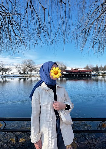 Düğmeli Bej kadın kapitone gömlek