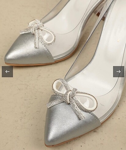 Şeffaf kurdeleli gümüş topuklu ayakkabı - Görsel 4