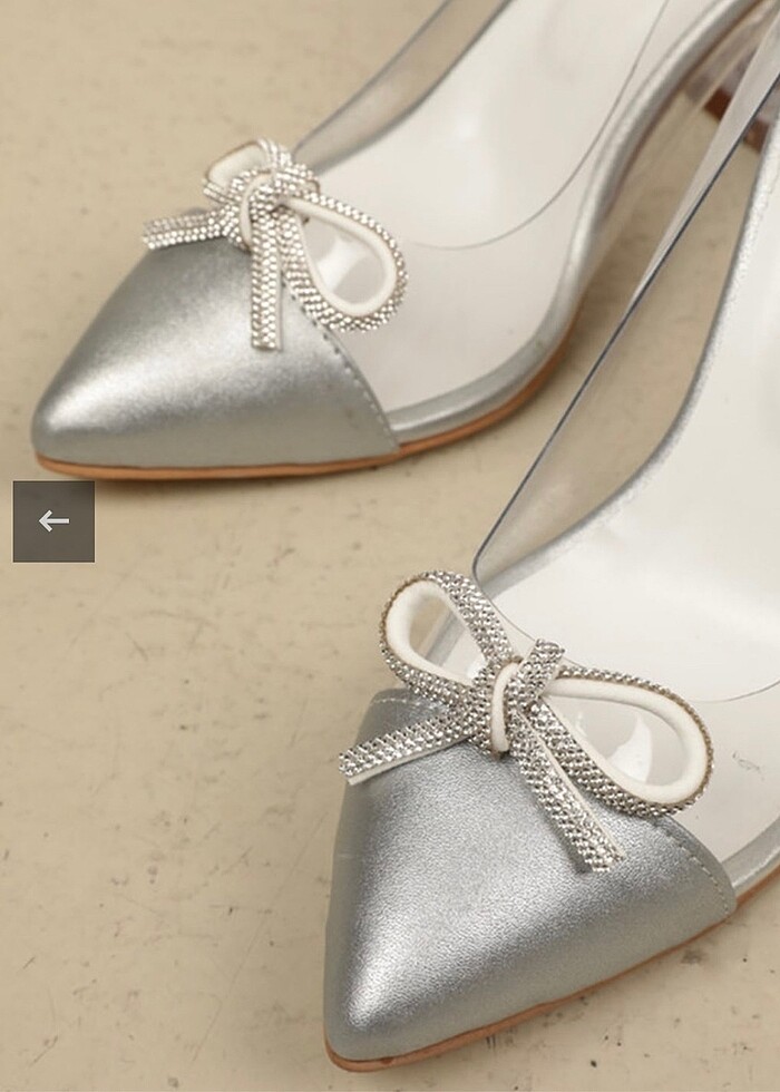 Şeffaf kurdeleli gümüş topuklu ayakkabı - Görsel 4