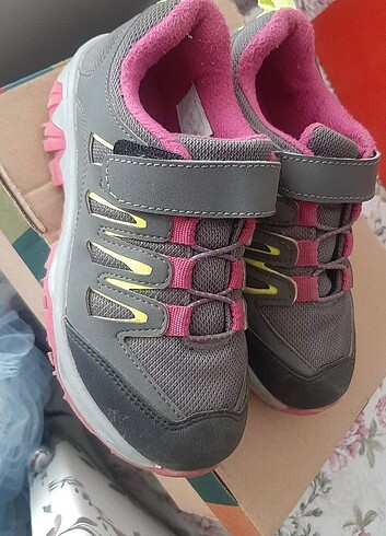 31 Beden Temiz kullanılmıştır kız çocuk spor ayakkabı