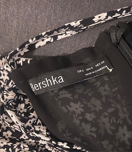 36 Beden siyah Renk bershka elbise