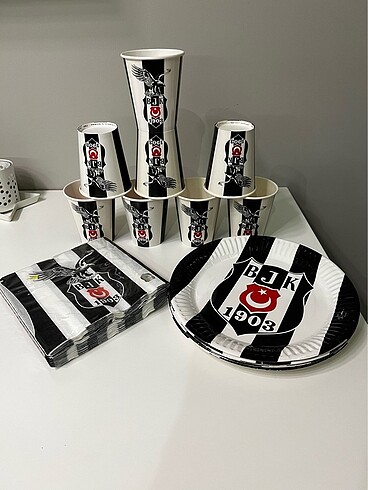 65 adet Beşiktaş parti malzemeleri