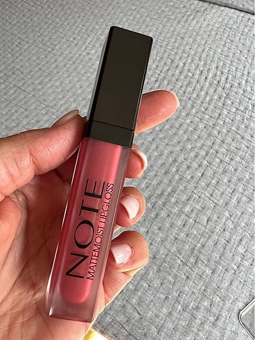 Beden pembe Renk Note lipgloss 409
