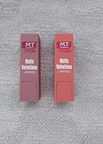 Matte velvetines ruj