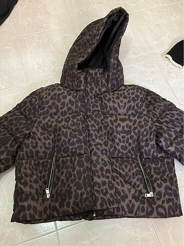 leopar şişme mont