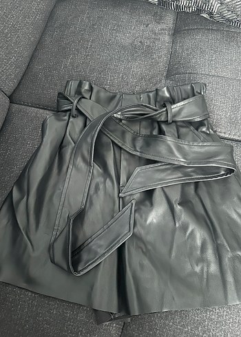 Kadın Siyah Kemer Detaylı Mini Deri şork - Görsel 5