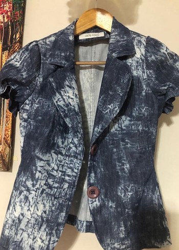 Kadın Gri Mavi Batik Desenli Kısa Kot Ceket