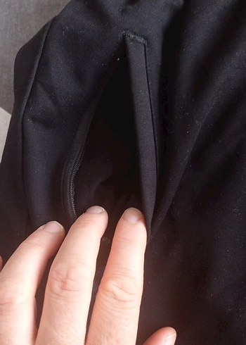 Erkek Siyah Rahat Kesim Mini Şort - Görsel 2