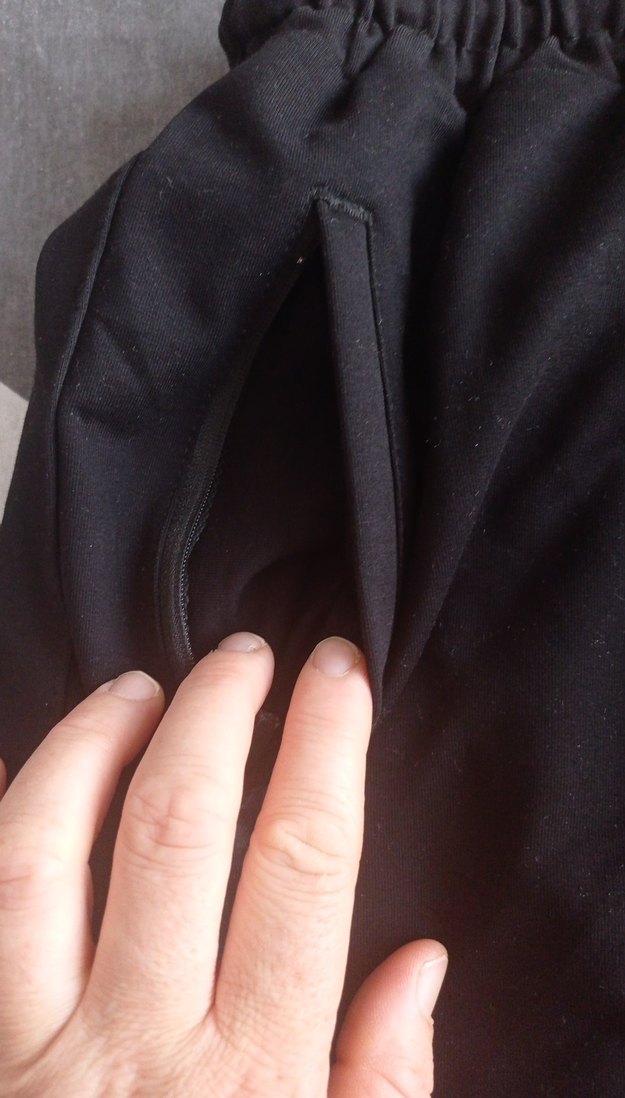 Erkek Siyah Rahat Kesim Mini Şort - Görsel 2