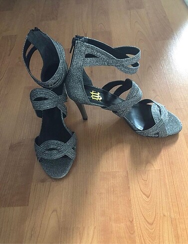 Zara topuklu ayakkabı