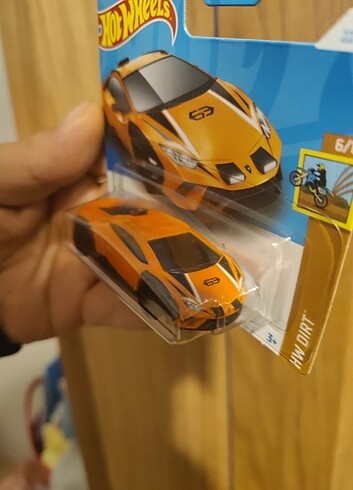 Hot Wheels Lamborghini Huracan Sterrato 