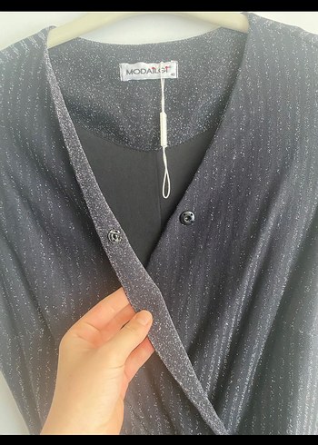 Siyah V Yaka Piliseli Uzun Elbise - Görsel 4