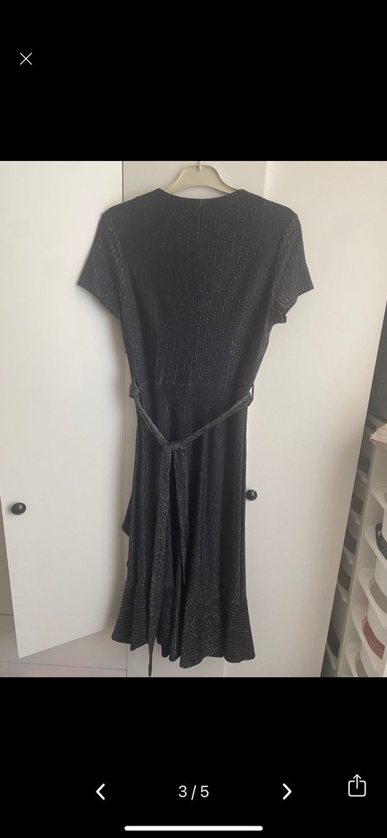 Siyah V Yaka Piliseli Uzun Elbise - Görsel 3