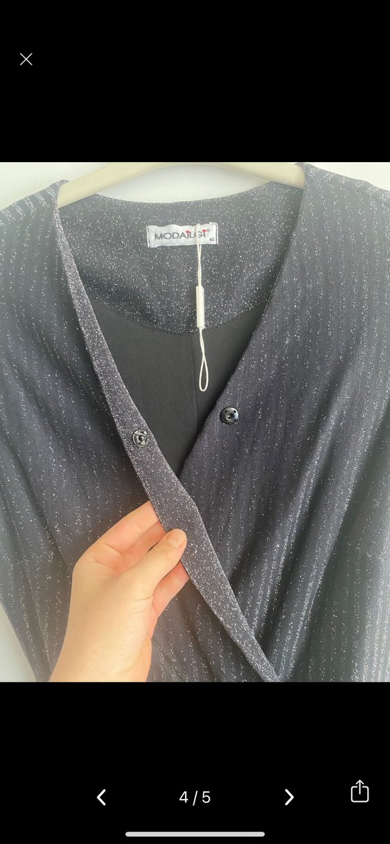 Siyah V Yaka Piliseli Uzun Elbise - Görsel 4