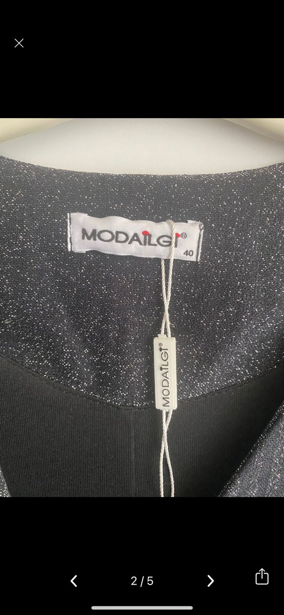 Siyah V Yaka Piliseli Uzun Elbise - Görsel 2