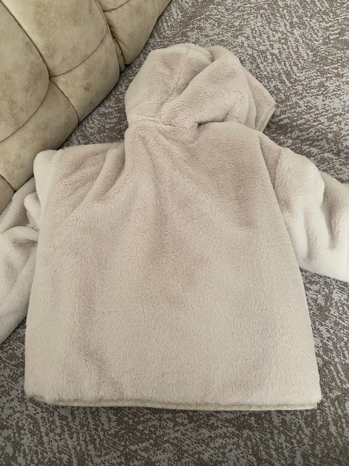 Kız Çocuk Kapüşonlu Gri Kürklü Ceket - Görsel 5