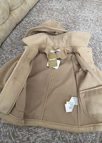 Kapüşonlu Kürklü Bej Erkek Çocuk Kabanı - Görsel 4