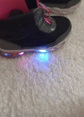24 Beden Skechers kız çocuk bot