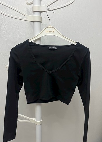 Trendyol & Milla Siyah V Yaka Minimal Crop