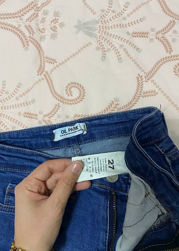 Diğer Yırtıklı Dar Paça Pantolon
