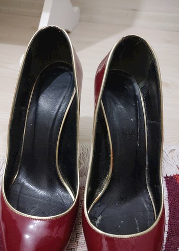 Kırmızı Parlak Deri Stiletto Topuklu Ayakkabı - Görsel 2