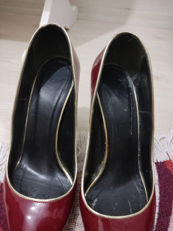 Kırmızı Parlak Deri Stiletto Topuklu Ayakkabı - Görsel 2