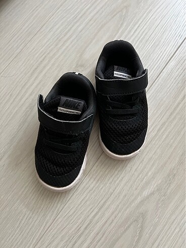 22 Beden Nike spor ayakkabı