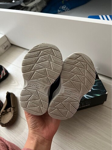 21 Beden Skechers ışıklı spor ayakkabı