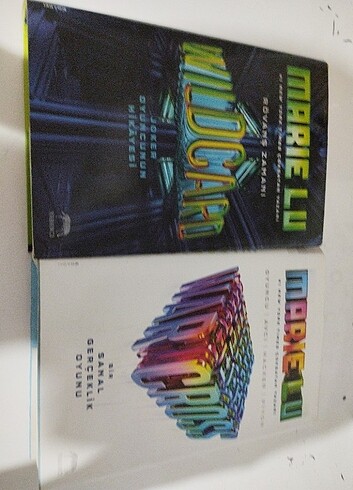 Warcross serisi