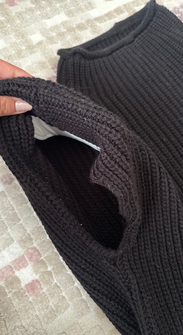 Kadın Siyah Boğazlı Kolsuz Triko Süveter - Görsel 2