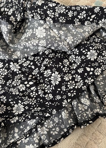 Düğmeli Desenli siyah Mini şort etek - Görsel 2