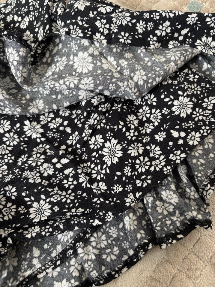 Düğmeli Desenli siyah Mini şort etek - Görsel 2