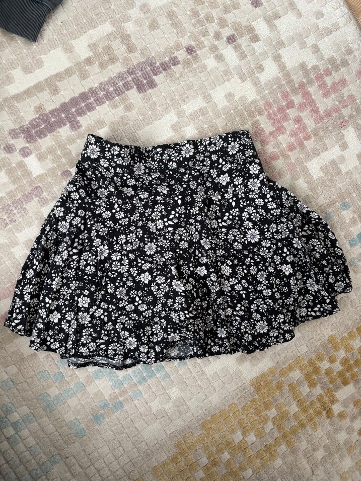 Düğmeli Desenli siyah Mini şort etek - Görsel 3