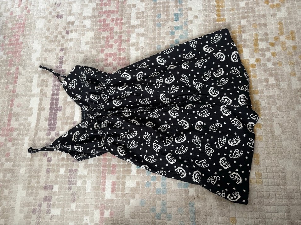 Volanlı Uzun Siyah Desenli şort tulum - Görsel 3