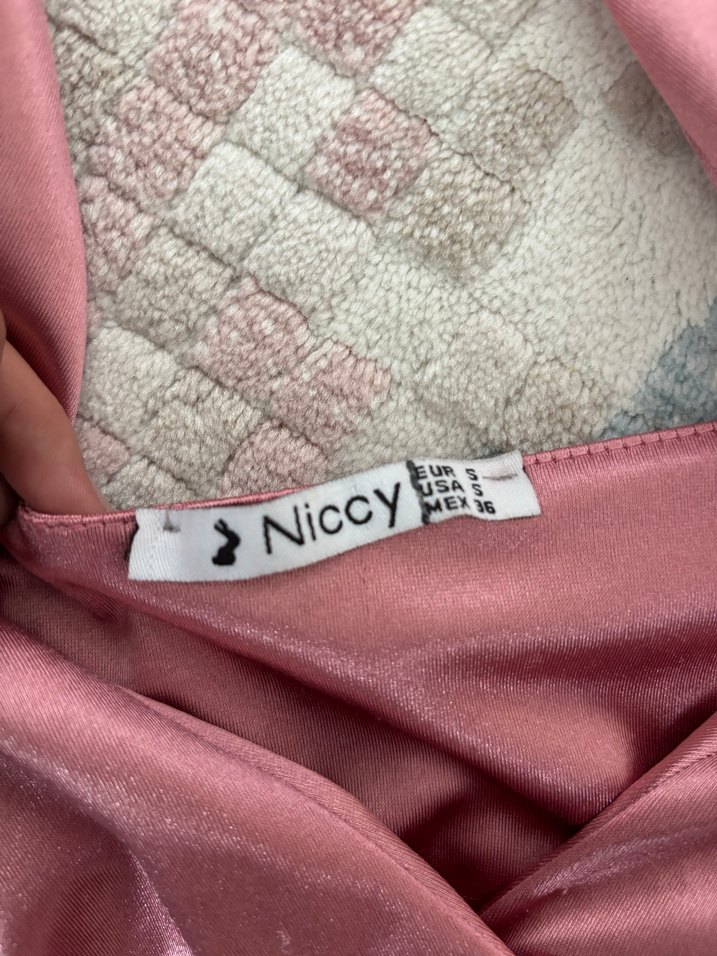 Parlak Pembe İnce Askılı Uzun Kadın bluz - Görsel 3