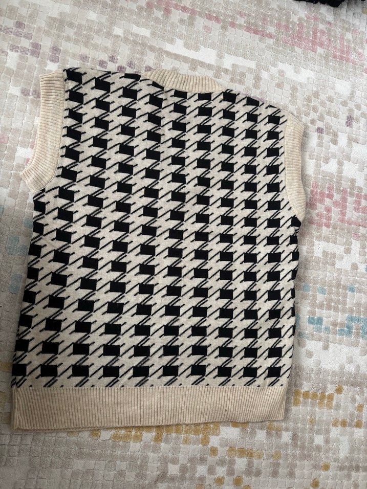 Kadın Desenli V Yaka Triko Süveter - Görsel 2