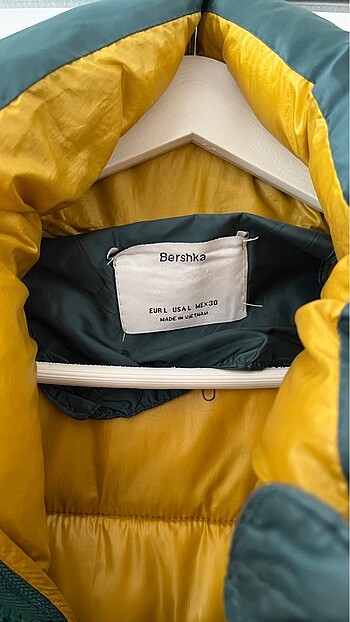l Beden yeşil Renk Bershka Şişme mont