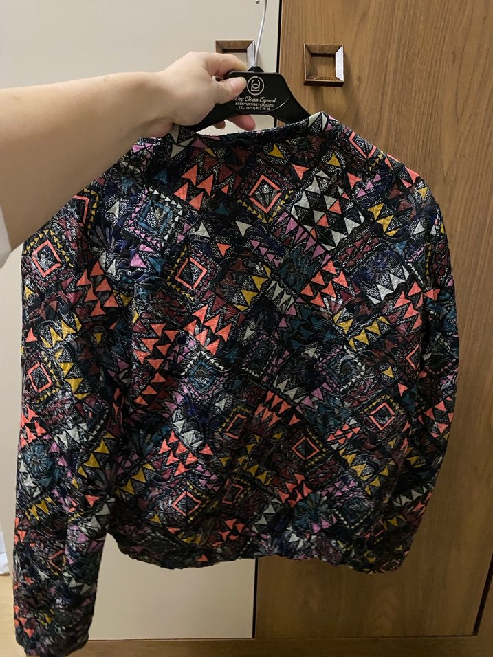 Desenli Fermuarlı Kadın Ceket - Görsel 3