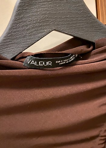 Kahverengi Drapeli Yüksek Yakalı Kadın Bluz - Görsel 3