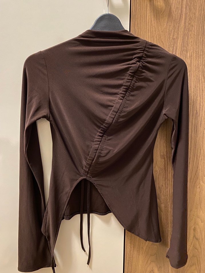 Kahverengi Drapeli Yüksek Yakalı Kadın Bluz - Görsel 2