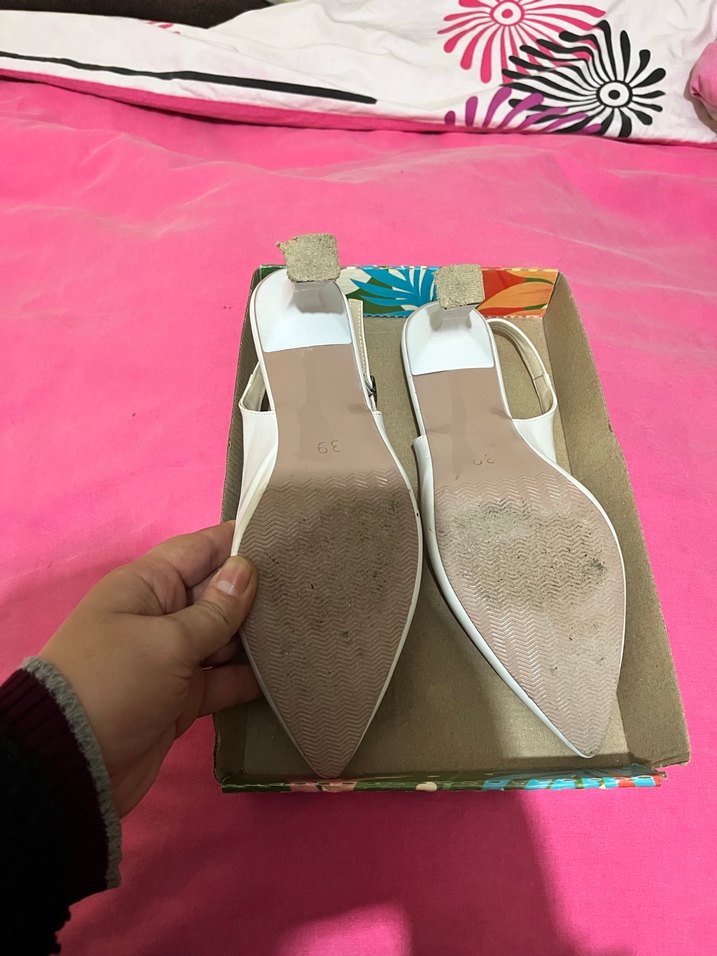 Beyaz Tokalı Stiletto Kadın Abiye Ayakkabı - Görsel 4